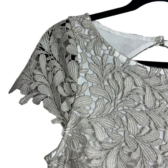 NWT Alice + Olivia Clover Metallic Lace OpenBack Mini Dress Light Silver Size 6 - Picture 5 of 14